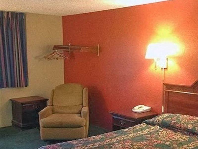 Super 8 By Wyndham Benton Harbor St Joseph Ξενοδοχείο Εξωτερικό φωτογραφία