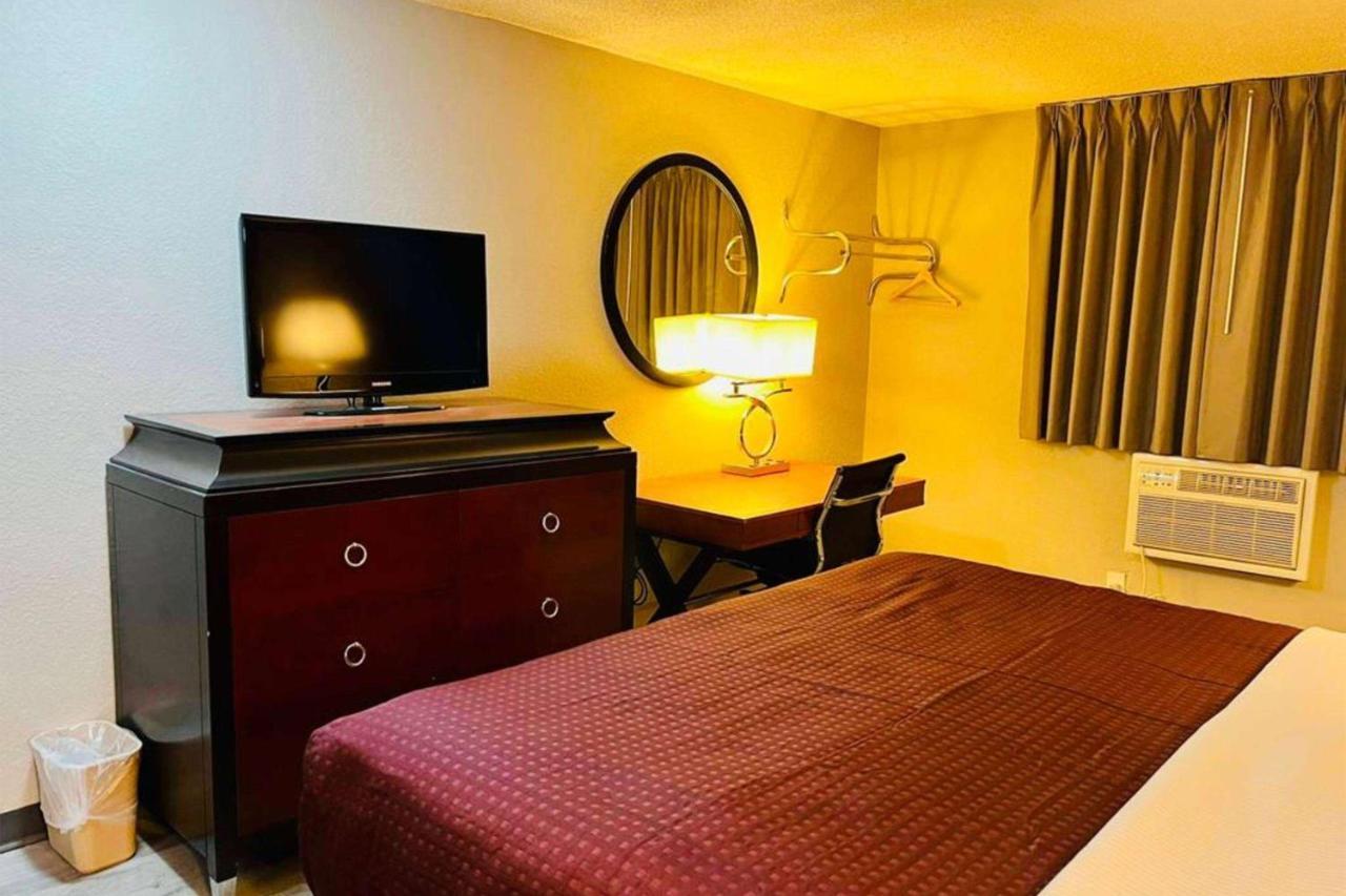 Super 8 By Wyndham Benton Harbor St Joseph Ξενοδοχείο Εξωτερικό φωτογραφία