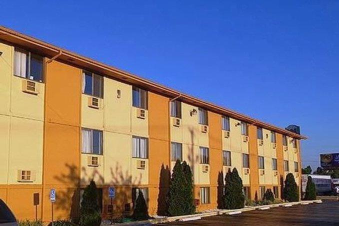 Super 8 By Wyndham Benton Harbor St Joseph Ξενοδοχείο Εξωτερικό φωτογραφία