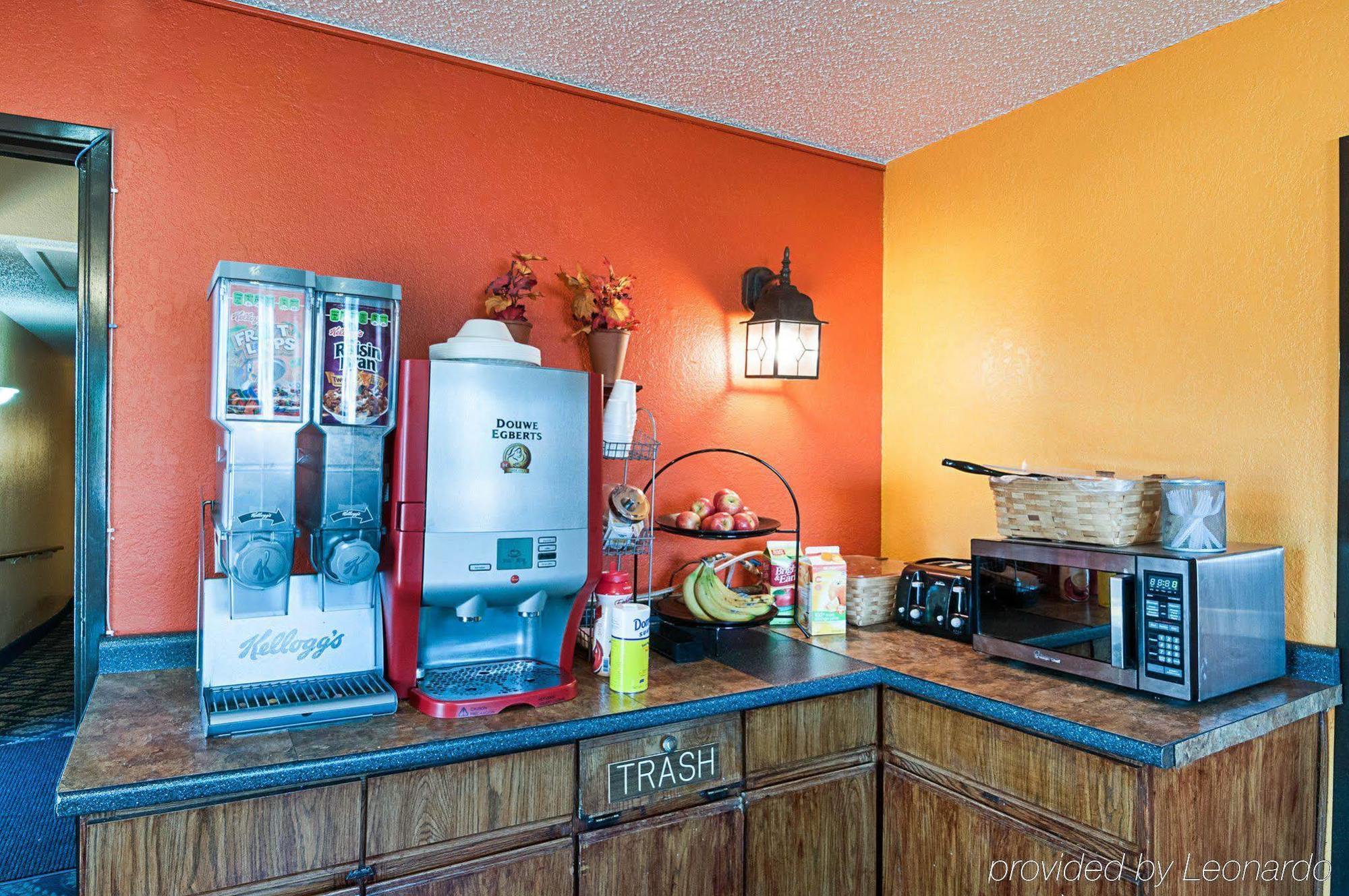 Super 8 By Wyndham Benton Harbor St Joseph Ξενοδοχείο Εξωτερικό φωτογραφία